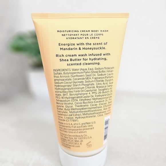 🆕️Victoria's Secret Mandarin Honeysuckle Moisturizing Cream Body Wash - Picture 2 of 4